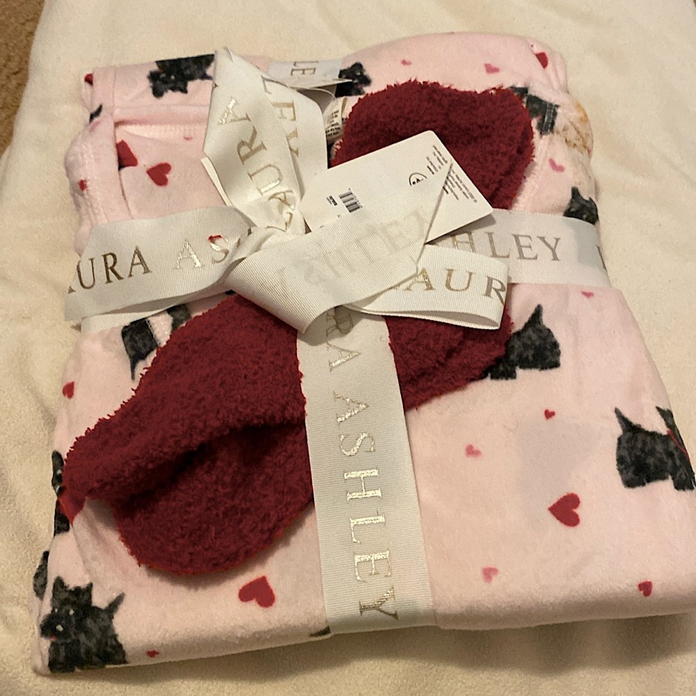 Perfect gift for a girl for Christmas or birthdaycomfy pj set Pant,top and socks